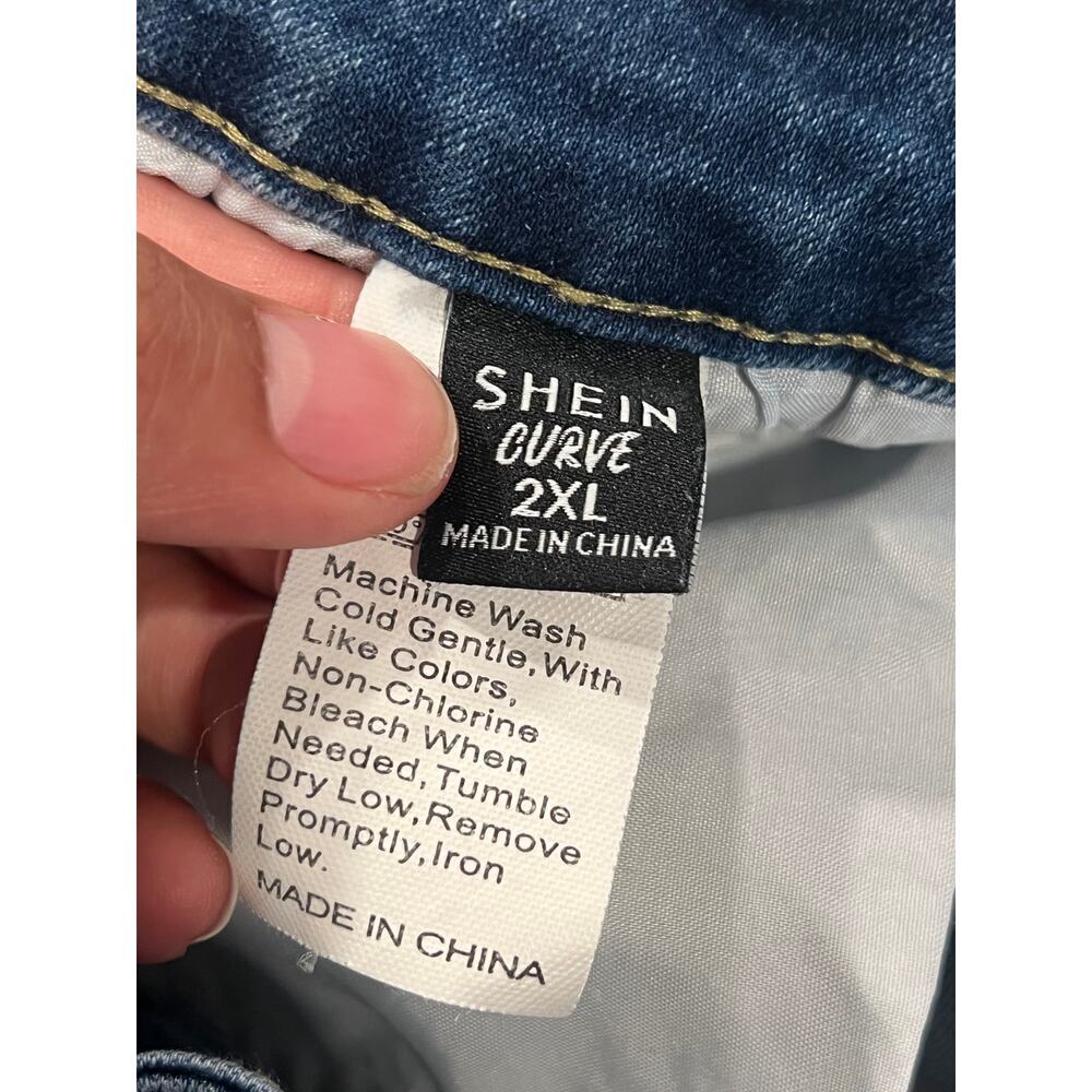 SHEIN Women's Size 2XL Distressed Jean Shorts - Picture 6 of 6